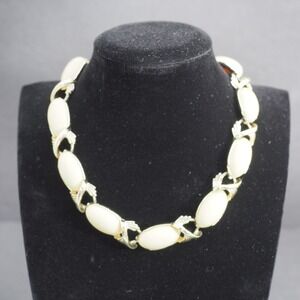 Coro Necklace Gold Tone Cream Lucite Cabochon Leaf Link Choker Vintage Chic